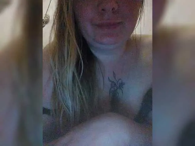 British_EmJess – webcam model profile photo Image 10