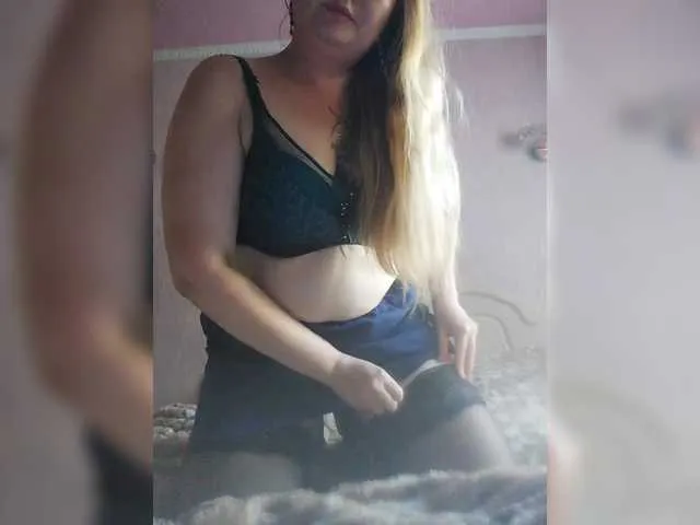 British_EmJess – webcam model profile photo Image 8