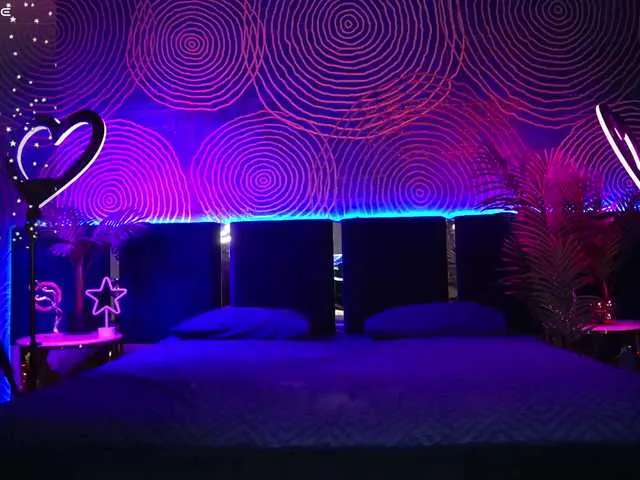 Chiaralovee – webcam model profile photo Image 18