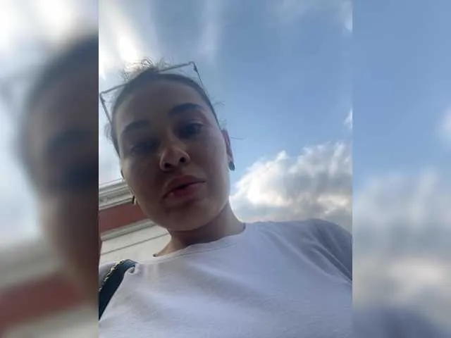 blondeambitionnn – webcam model profile photo Image 9