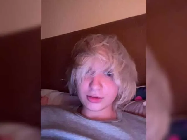 EmmaPink3 – webcam model profile photo Image 16