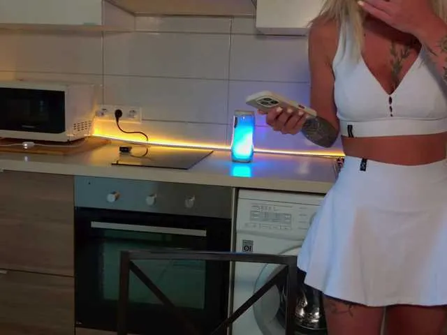 TearPrincess – webcam model profile photo Image 8