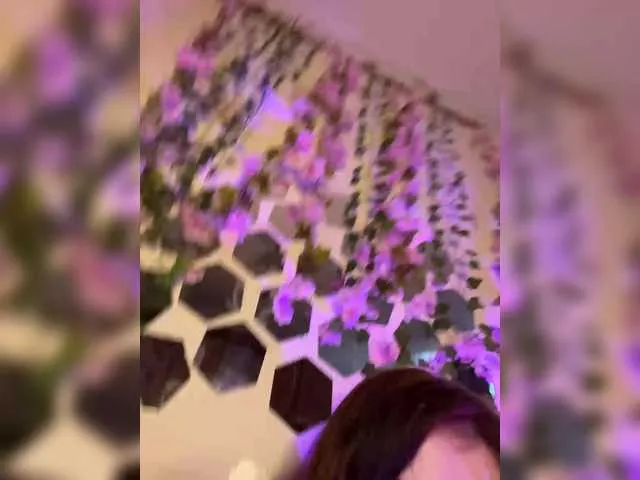 SusyBlair – webcam model profile photo Image 13