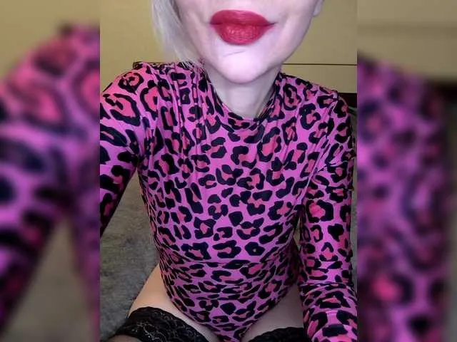 TilyTily – webcam model profile photo