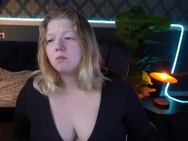 British_EmJess – webcam model profile photo Image 2