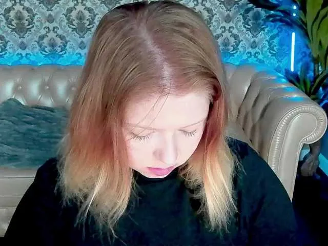 British_EmJess – webcam model profile photo Image 3