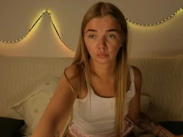 LorrySkye – webcam model profile photo Image 19