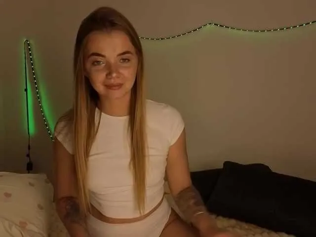 LorrySkye – webcam model profile photo Image 7