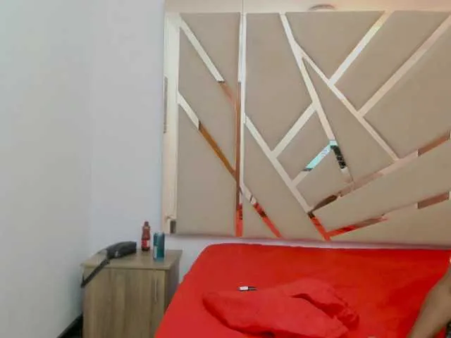 MartinaCroxx – webcam model profile photo Image 13