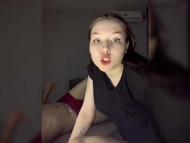 Hotforunow – webcam model profile photo Image 8