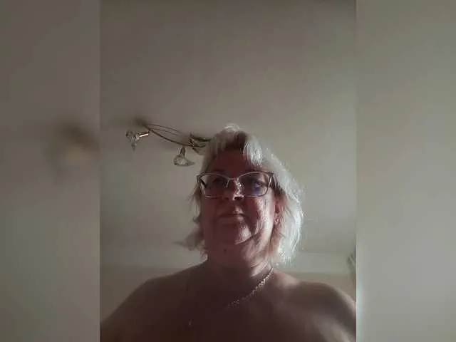 SusyBlair – webcam model profile photo Image 4