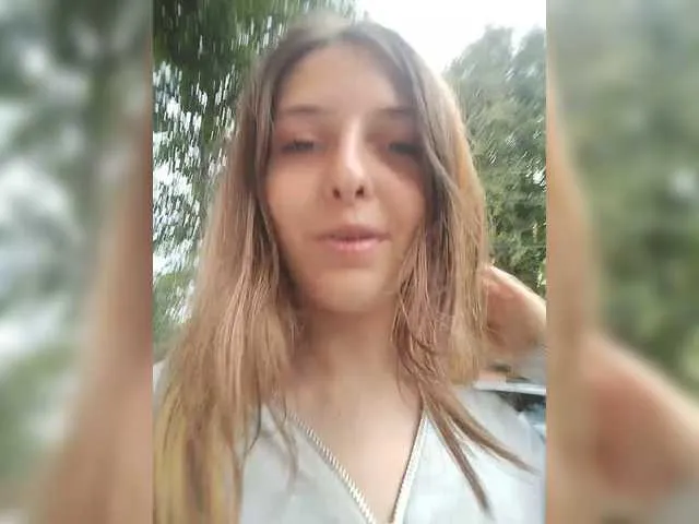 BlondeScarlettx – webcam model profile photo Image 5