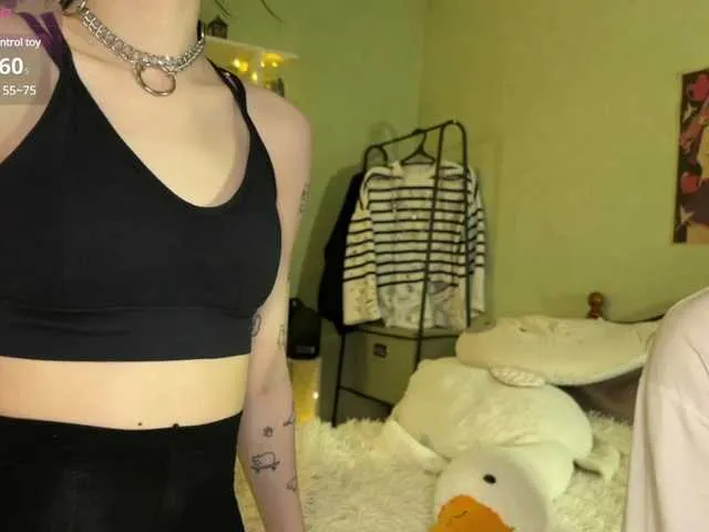 awesome-party – webcam model profile photo Image 3