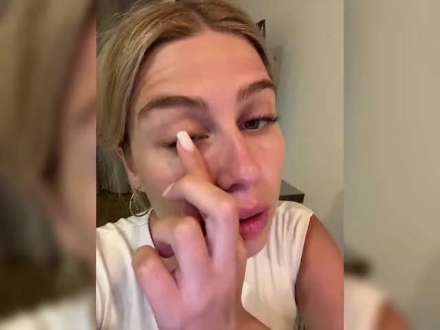 BlondeHott – webcam model profile photo Image 14