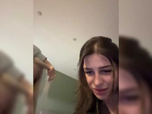 BlondeHott – webcam model profile photo Image 19