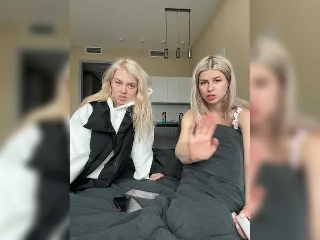 BlondeHott – webcam model profile photo Image 2