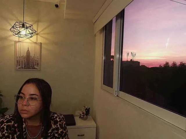 SelennaMoon – webcam model profile photo Image 14