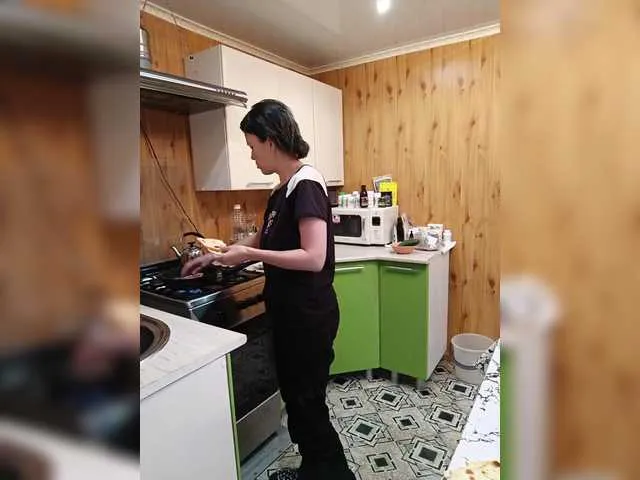 LoraDevine – webcam model profile photo Image 16