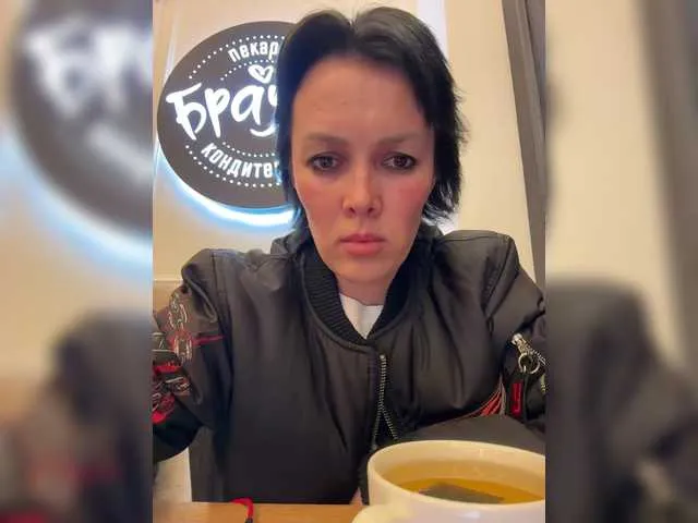 LoraDevine – webcam model profile photo Image 19