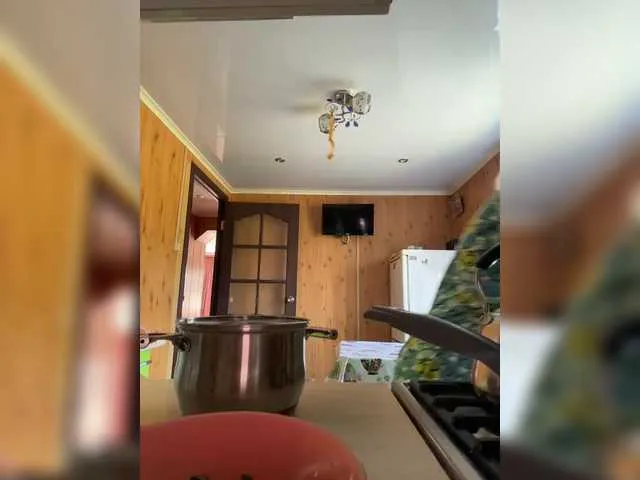 LoraDevine – webcam model profile photo Image 4