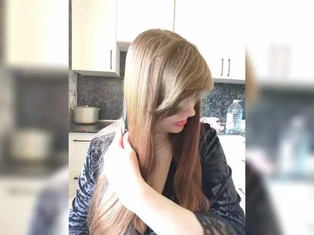 Hanna_Blondee – webcam model profile photo Image 2