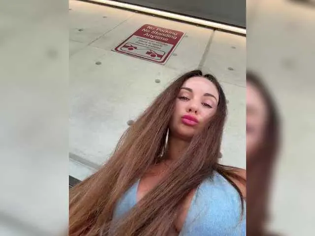 SelennaMoon – webcam model profile photo Image 19