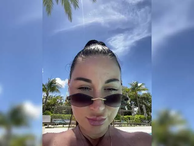 SelennaMoon – webcam model profile photo Image 2