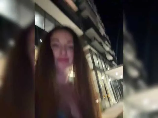 SelennaMoon – webcam model profile photo Image 4