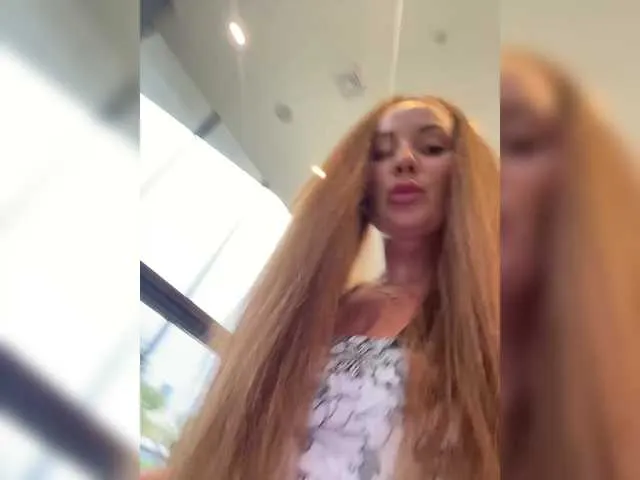 SelennaMoon – webcam model profile photo Image 9