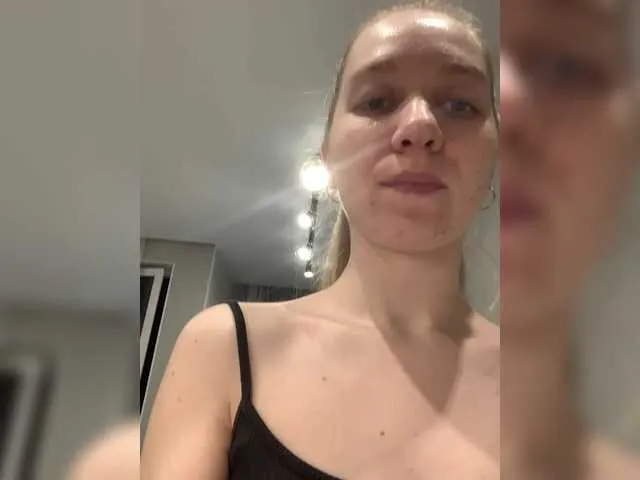 MartinaCroxx – webcam model profile photo Image 13