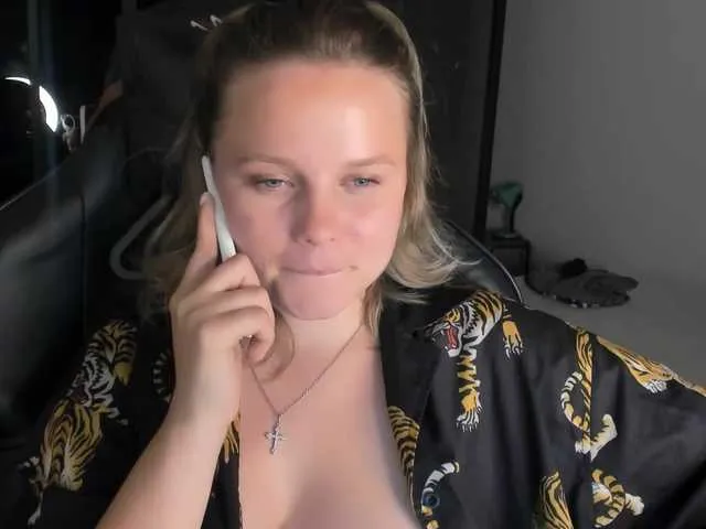 Scarlettsteelexo – webcam model profile photo Image 4