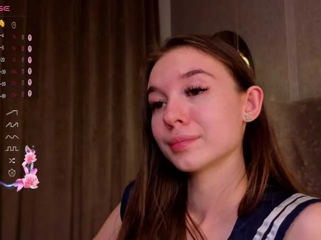 blondeangel_4u2 – webcam model profile photo Image 2