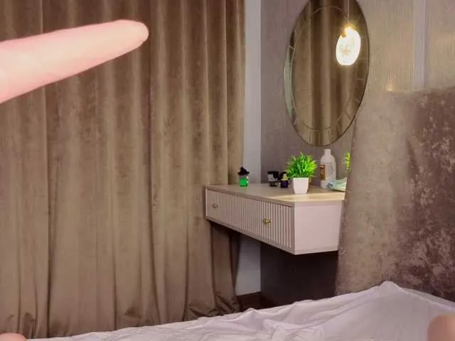 blondeangel_4u2 – webcam model profile photo Image 4