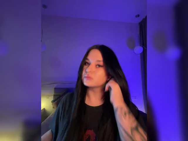 WhoreMira – webcam model profile photo