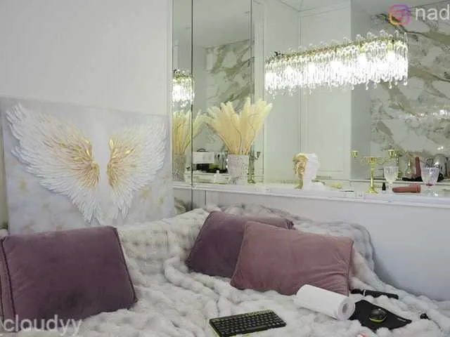 LoraDevine – webcam model profile photo Image 18