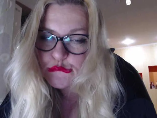 MartinaCroxx – webcam model profile photo Image 13