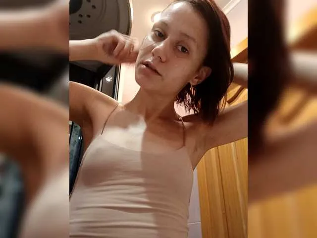 diffgirls1-1 – webcam model profile photo Image 9