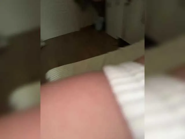 Haluley – webcam model profile photo Image 6