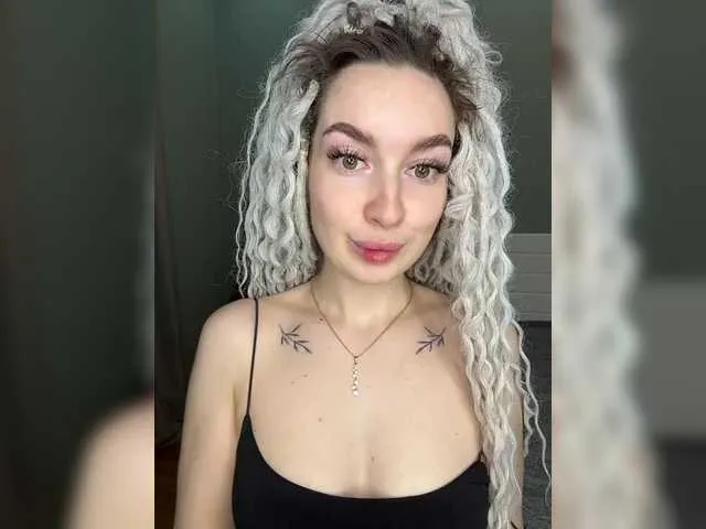 x-----x – webcam model profile photo