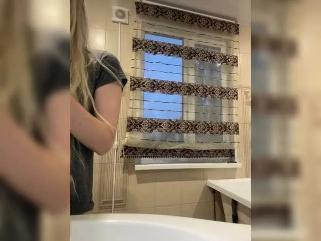 TyleneBuck – webcam model profile photo Image 4