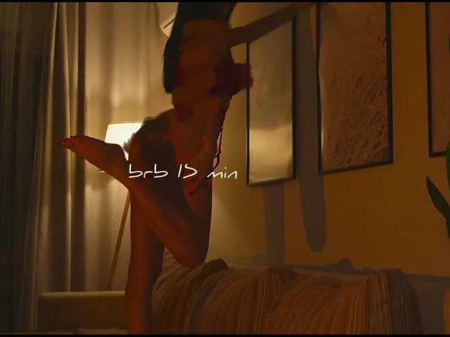 SelennaMoon – webcam model profile photo Image 18