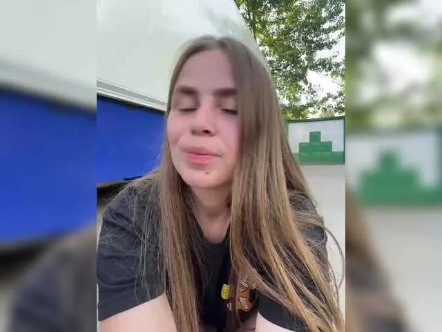 BlondeScarlettx – webcam model profile photo Image 8