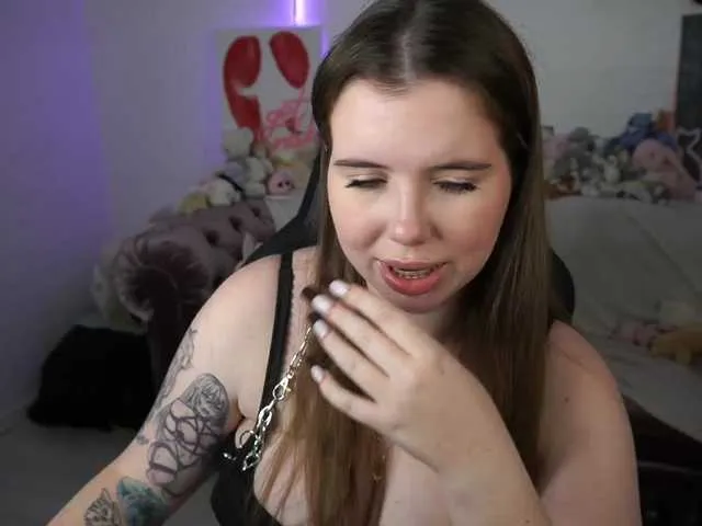 British_EmJess – webcam model profile photo Image 16