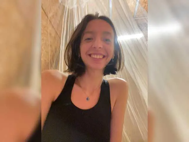 BlondeHott – webcam model profile photo Image 11