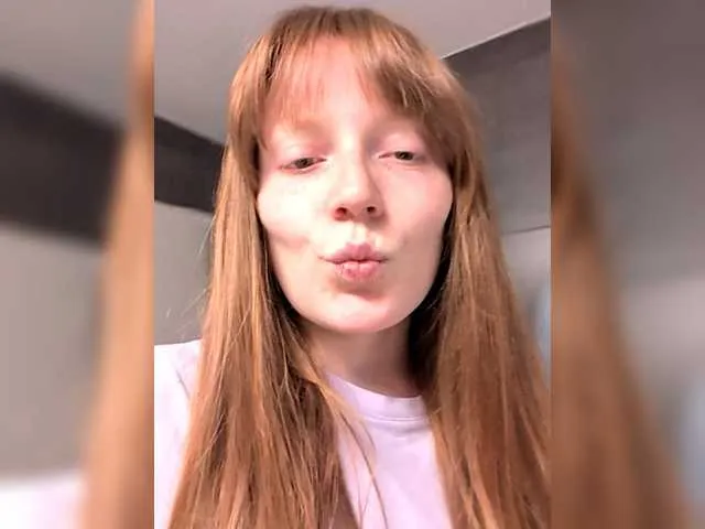 TenderLora – webcam model profile photo Image 10