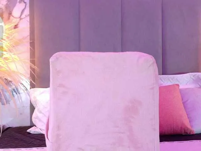 Milforja – webcam model profile photo Image 3