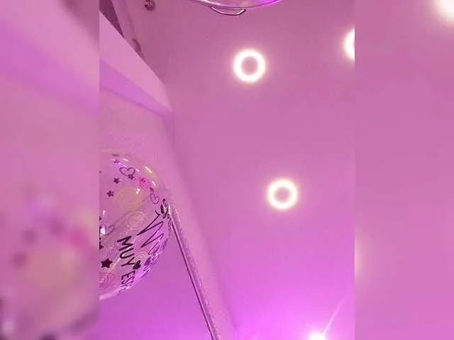 Milforja – webcam model profile photo Image 7