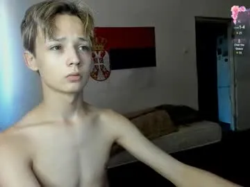 Lovvebirds – webcam model profile photo Image 15