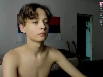 Lovvebirds – webcam model profile photo Image 4