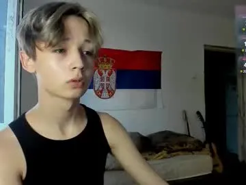 Lovvebirds – webcam model profile photo Image 5